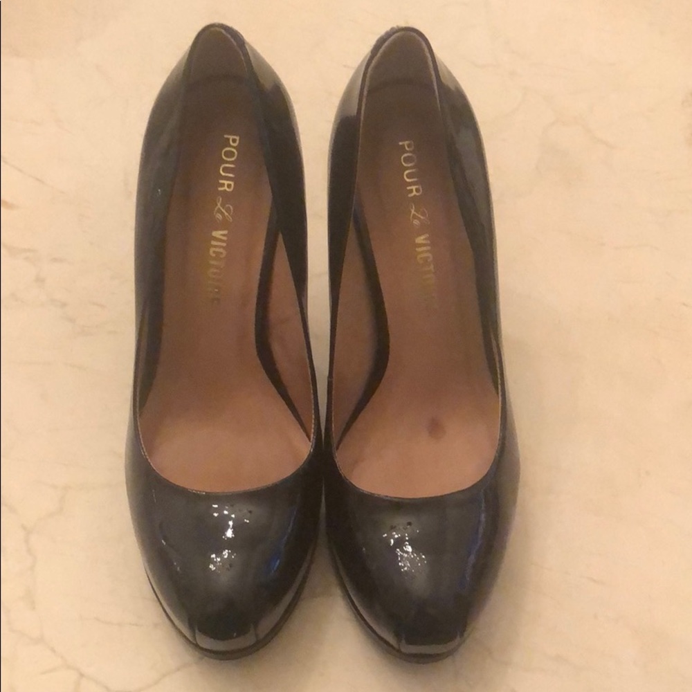Pour la Victoire Black pumps
